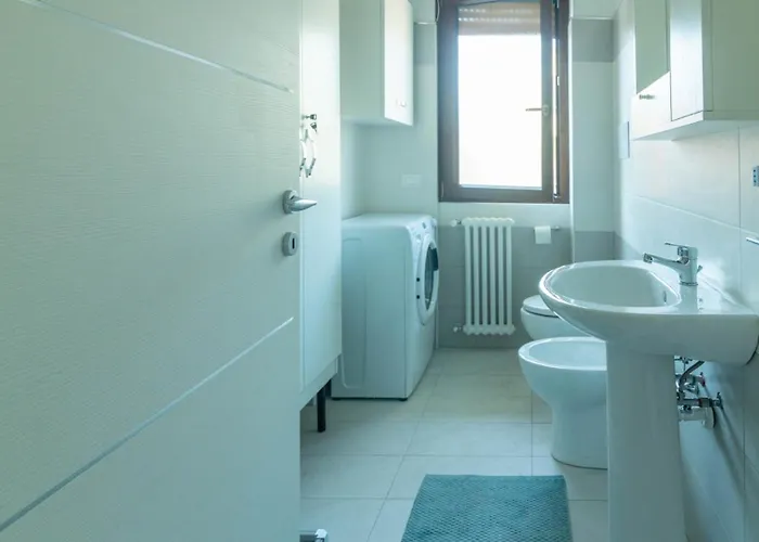 Casa Irnerio Vicino La Metro Ferienhaus *